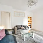 Westminster Flat For Families & Business Travelers, Steps To Landmarks!