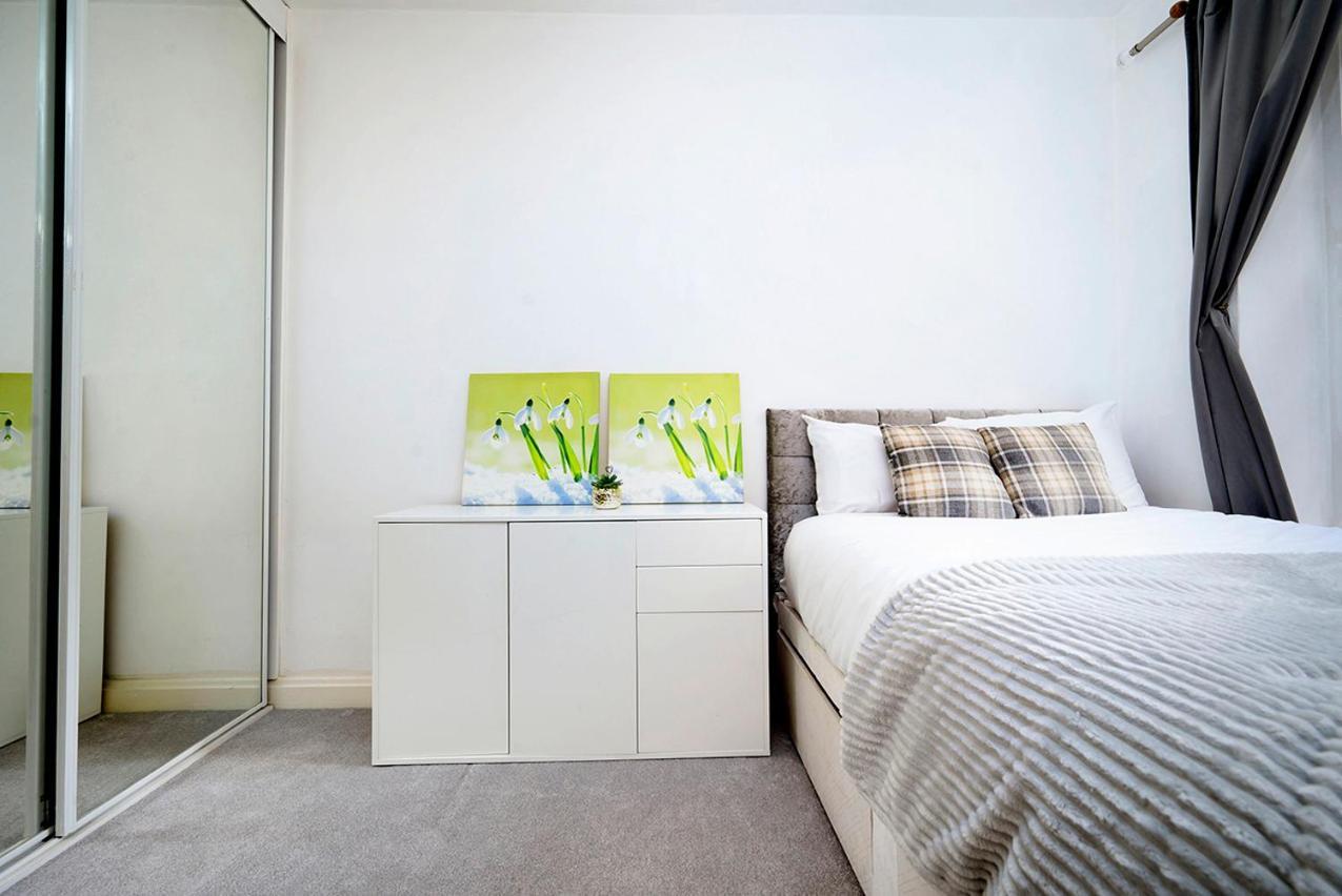 Westminster Flat For Families & Business Travelers, Steps To Landmarks! Apartment London