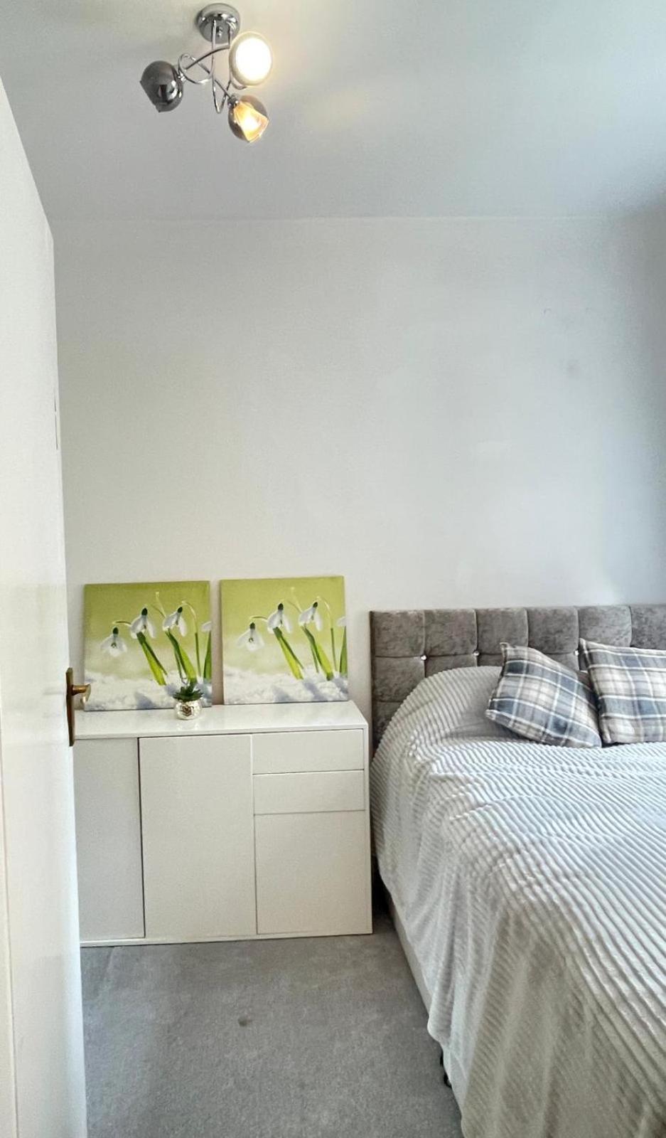 Westminster Flat For Families & Business Travelers, Steps To Landmarks! Apartment