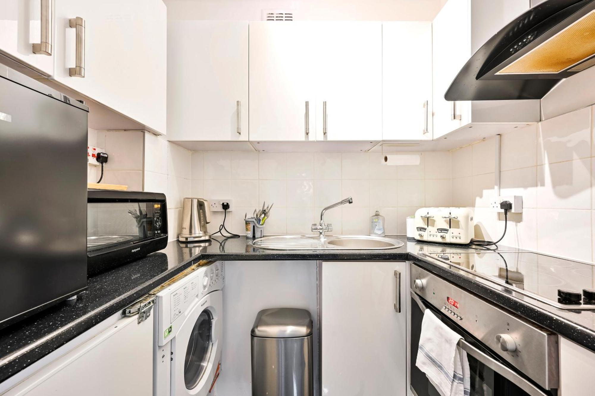 Westminster Flat For Families & Business Travelers, Steps To Landmarks! Apartment London