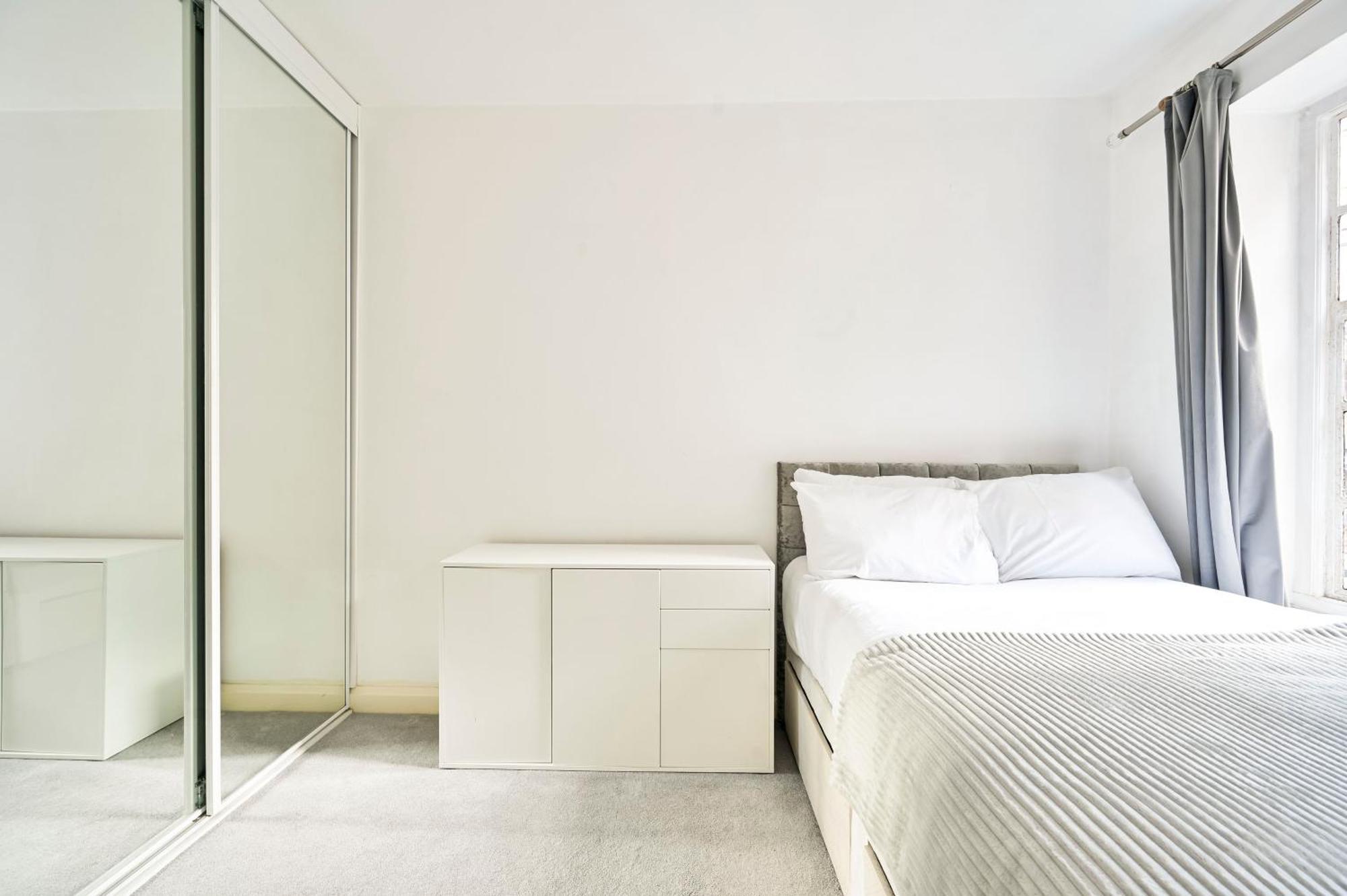 Westminster Flat For Families & Business Travelers, Steps To Landmarks!
