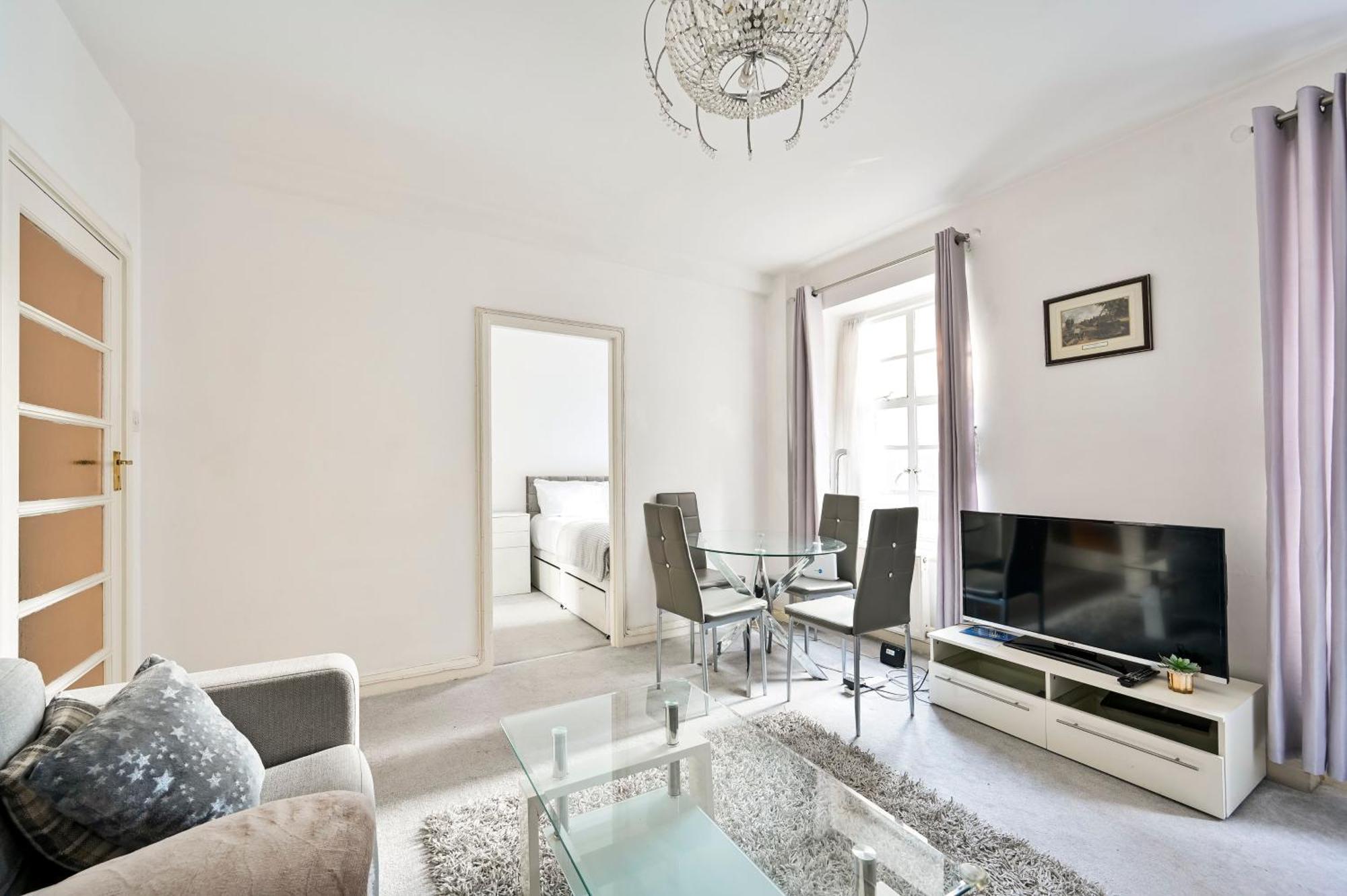 Westminster Flat For Families & Business Travelers, Steps To Landmarks! Apartment