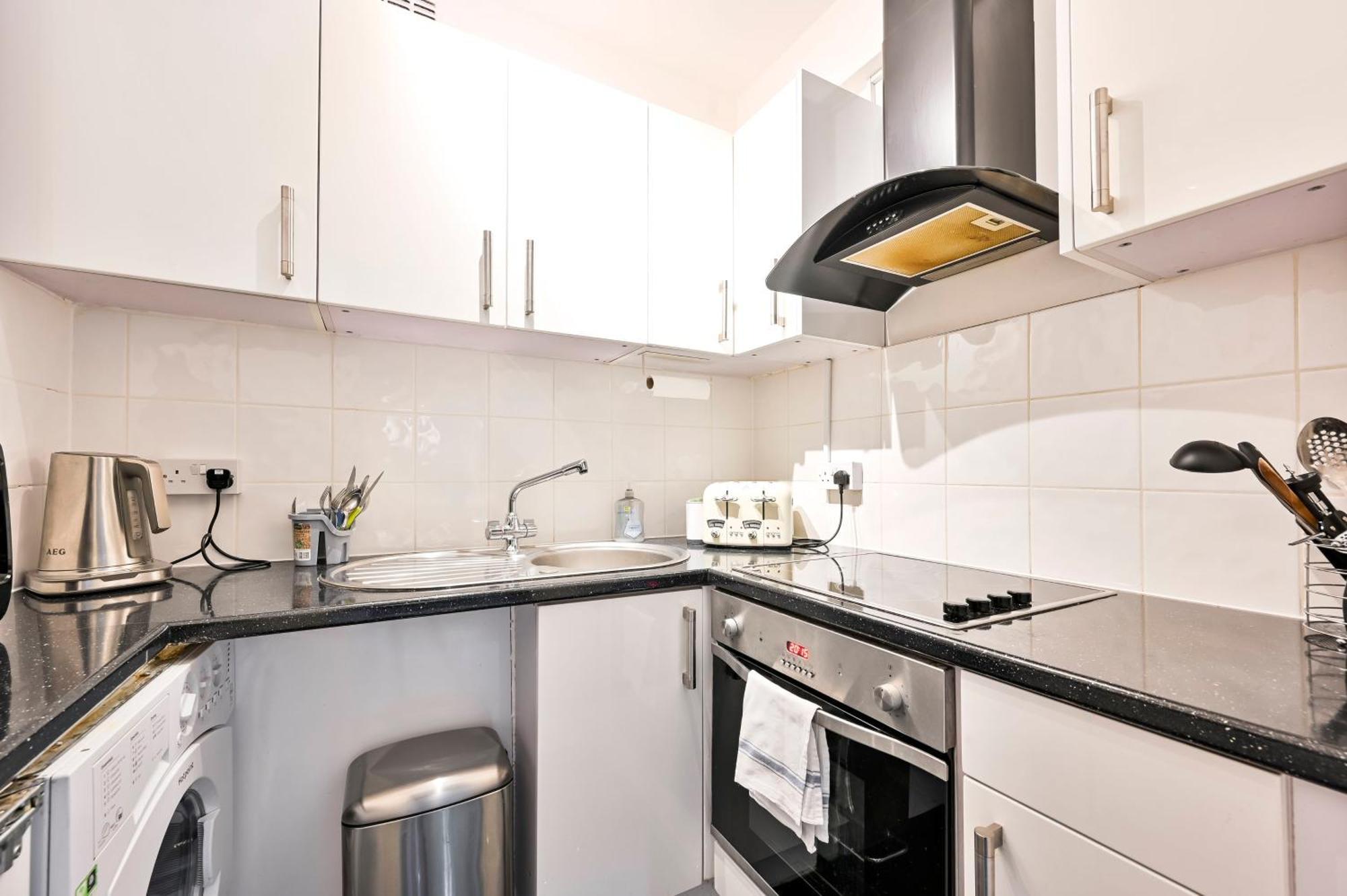 Westminster Flat For Families & Business Travelers, Steps To Landmarks! Apartment