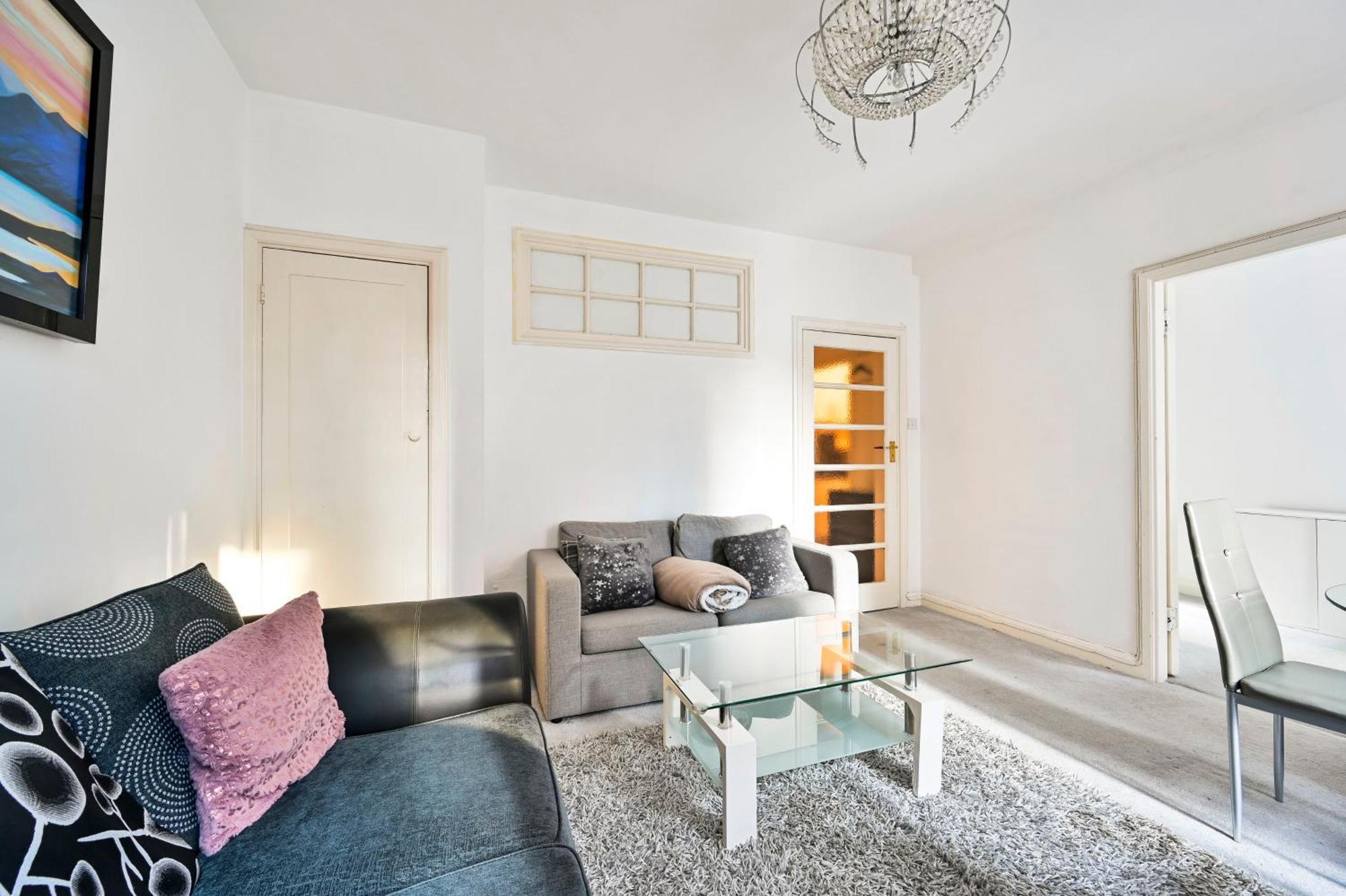Westminster Flat For Families & Business Travelers, Steps To Landmarks! Apartment