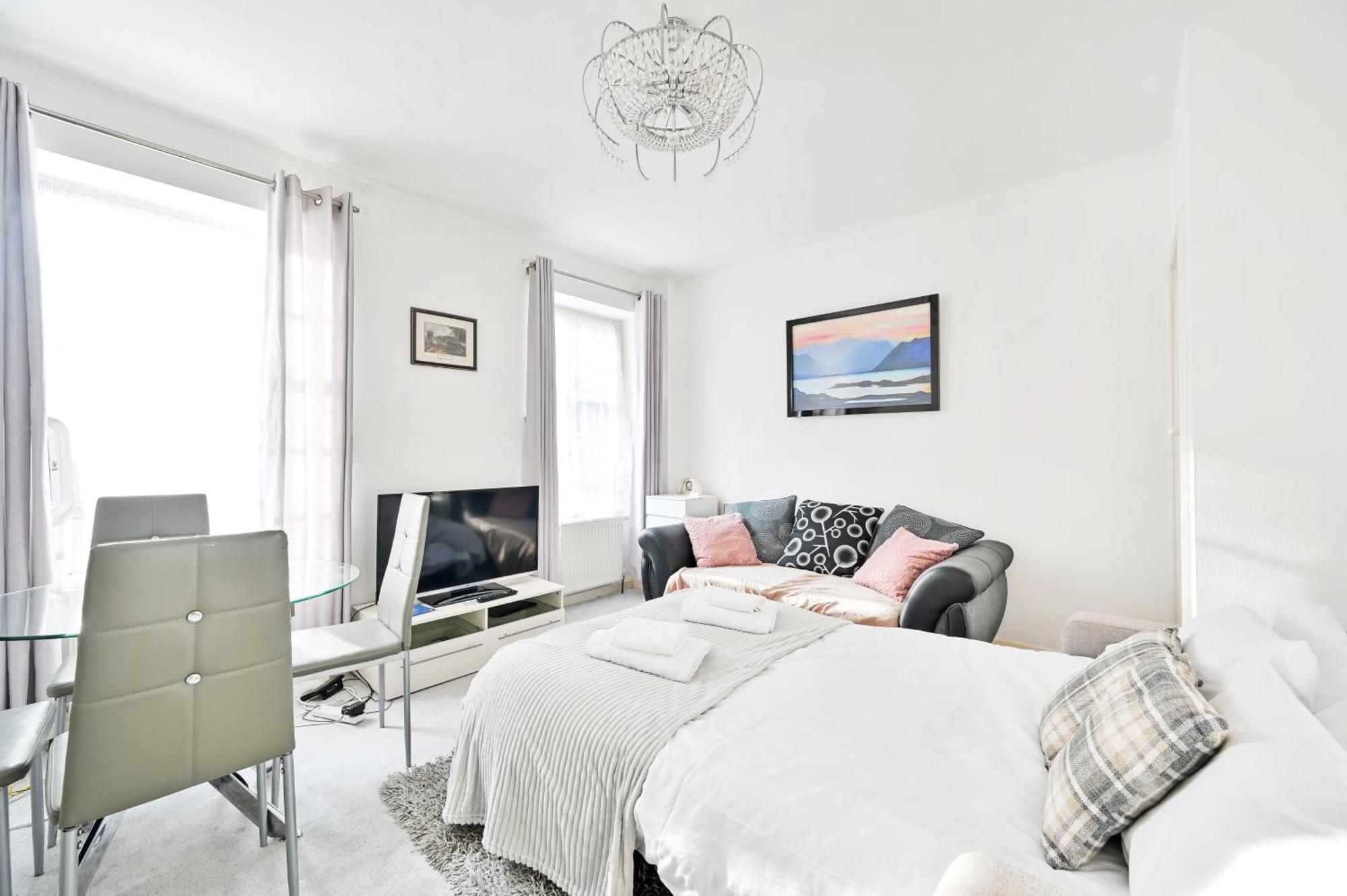 Westminster Flat For Families & Business Travelers, Steps To Landmarks! Apartment London